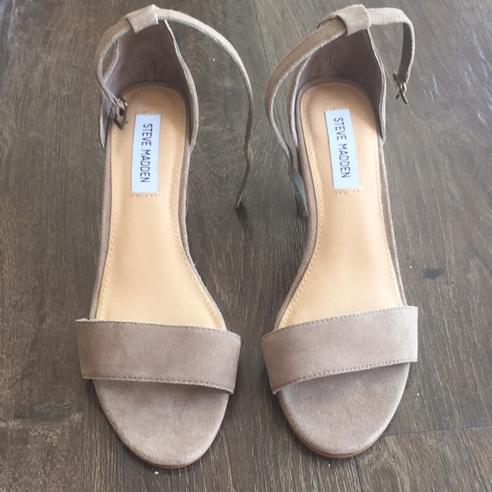 New Steve Madden taupe suede heels